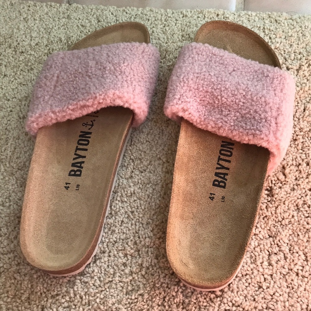 NWOB! Bayton SZ 41/10 pink wool kimo slippers .